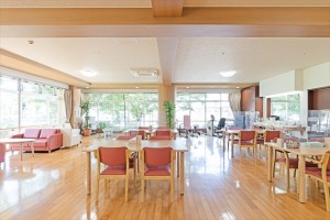 老人ホームの調理補助・清掃スタッフ｜町田市玉川学園